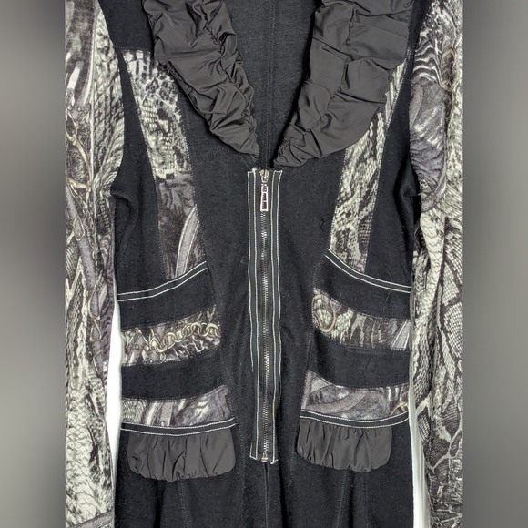 Womens (L) Black&Gray Front-Zip Cardigan w/Ruched V-Neck Collar & Sheer Sleeves - Picture 4 of 14